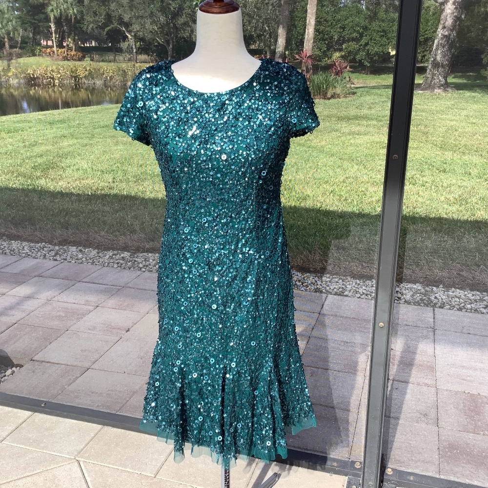 Adrianna Papell Emerald Green Sequin and Beaded Midi Dress Size 4 NWT